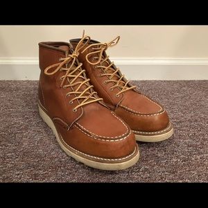 Red Wing Heritage 3375 Classic Moc Oro Legacy Leather Boots - Size 9B (Mismatch)